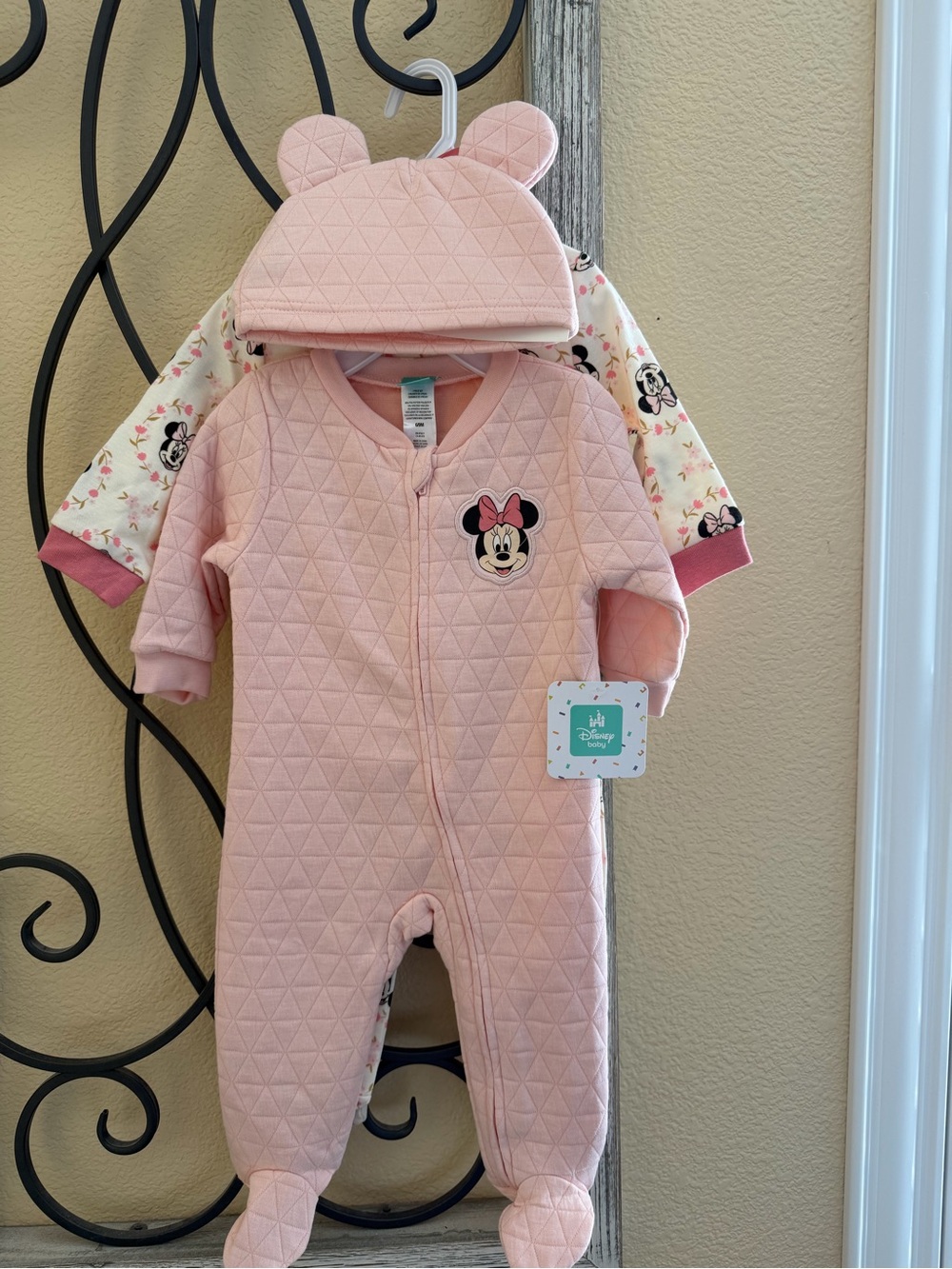 Disney baby Pink Minnie Mouse Quilted Footed tow-Piece with Hat.